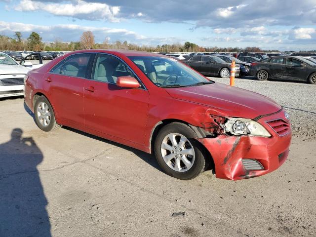 4T1BK3EKXBU125576 - 2011 TOYOTA CAMRY SE RED photo 4