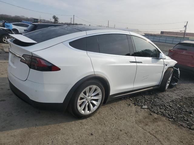 5YJXCAE25GF020407 - 2016 TESLA MODEL X WHITE photo 3