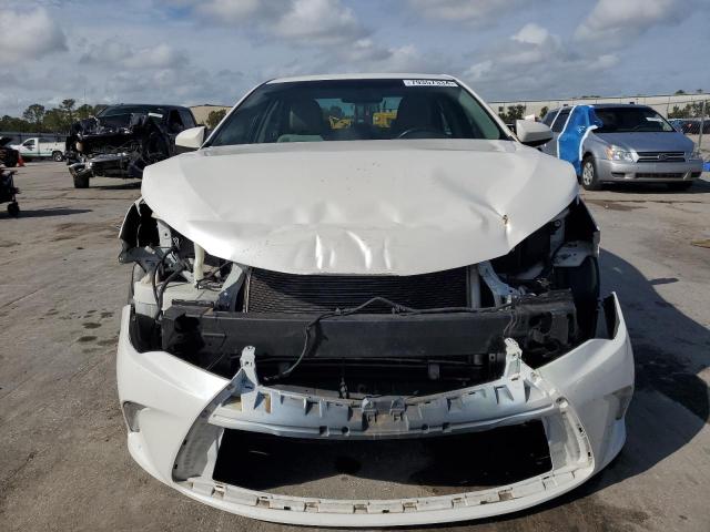 4T1BF1FK7HU312581 - 2017 TOYOTA CAMRY LE WHITE photo 5