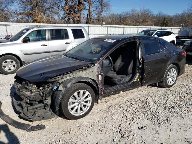 JTNB11HK8J3000552 - 2018 TOYOTA CAMRY L GRAY photo 1