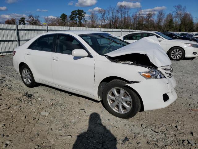 4T1BF3EK2BU635635 - 2011 TOYOTA CAMRY BASE WHITE photo 4