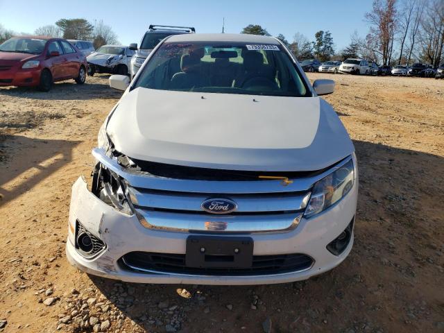 3FAHP0HA1BR202799 - 2011 FORD FUSION SE WHITE photo 5