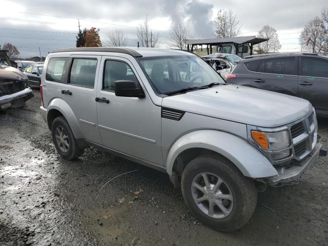 1D8GU28K09W557622 - 2009 DODGE NITRO SE SILVER photo 4