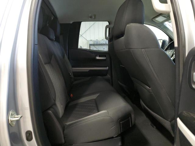 5TFUY5F17FX430602 - 2015 TOYOTA TUNDRA DOUBLE CAB SR/SR5 SILVER photo 10