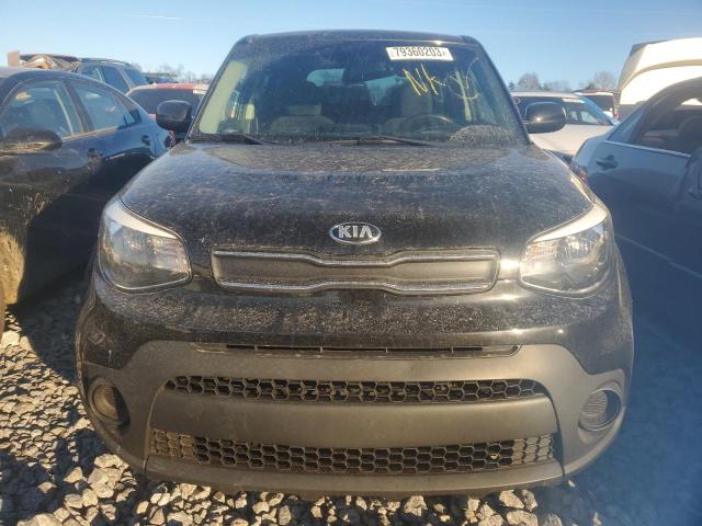 KNDJN2A21H7477413 - 2017 KIA SOUL BLACK photo 5