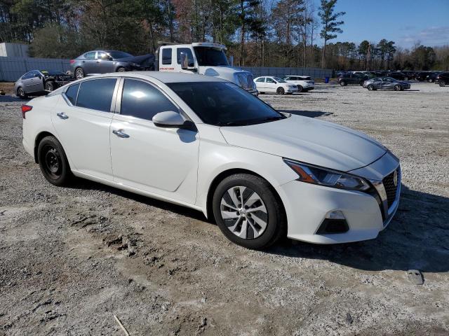 1N4BL4BV6KC167695 - 2019 NISSAN ALTIMA S WHITE photo 4