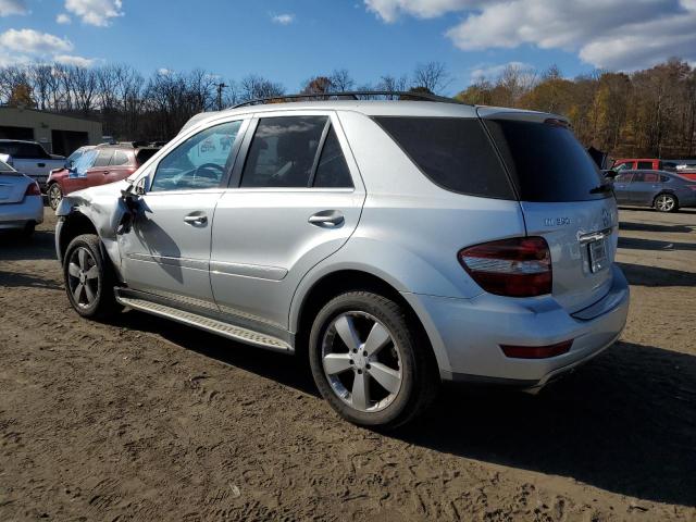 4JGBB8GB1BA631583 - 2011 MERCEDES-BENZ ML 350 4MATIC SILVER photo 2