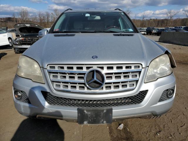 4JGBB8GB1BA631583 - 2011 MERCEDES-BENZ ML 350 4MATIC SILVER photo 5