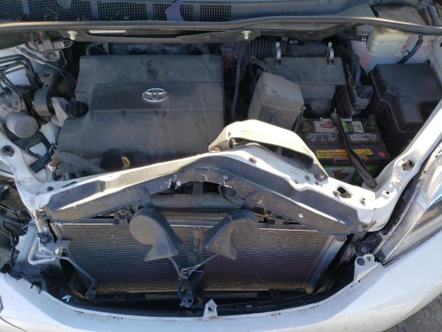 5TDDK3DC9FS119091 - 2015 TOYOTA SIENNA XLE WHITE photo 12