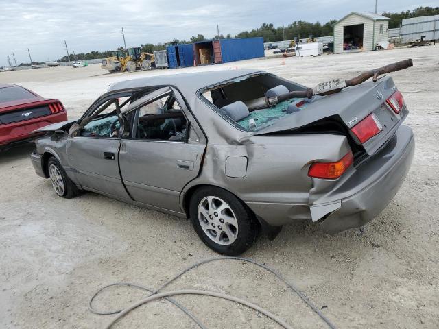 4T1BF22K2YU112283 - 2000 TOYOTA CAMRY LE GRAY photo 2