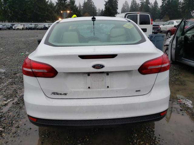 1FADP3F2XJL252643 - 2018 FORD FOCUS SE WHITE photo 6