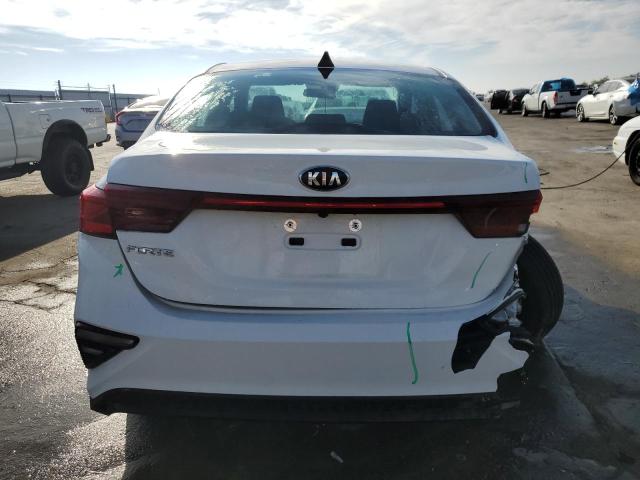 3KPF24AD7LE217117 - 2020 KIA FORTE FE WHITE photo 6