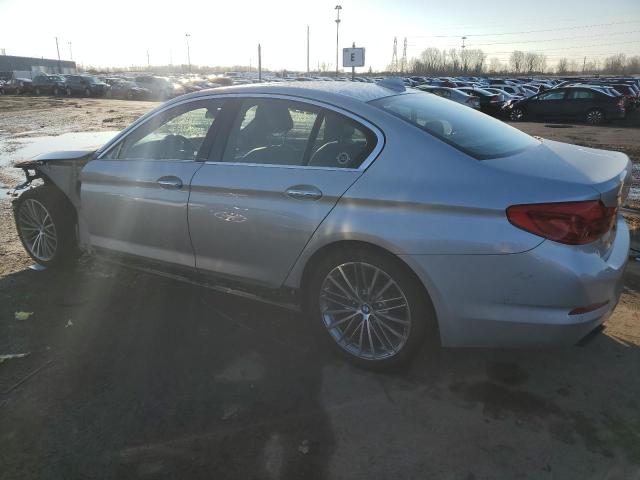 WBAJE7C56JWC56275 - 2018 BMW 540 XI GRAY photo 2