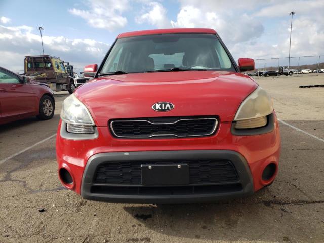 KNDJT2A59D7570805 - 2013 KIA SOUL RED photo 5