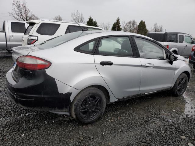 3FADP4BJ4JM114498 - 2018 FORD FIESTA SE SILVER photo 3