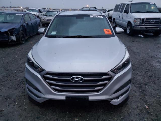 KM8J33A47JU615360 - 2018 HYUNDAI TUCSON SEL SILVER photo 5