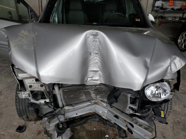 2CKDL33F386283273 - 2008 PONTIAC TORRENT SILVER photo 12