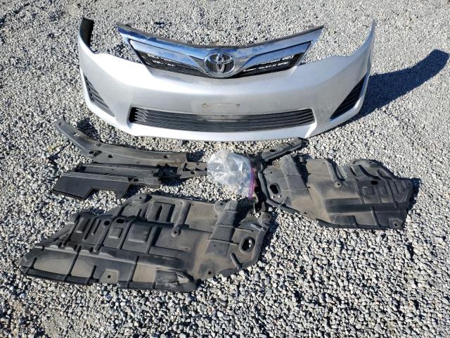 4T4BF1FK4CR170673 - 2012 TOYOTA CAMRY BASE SILVER photo 12