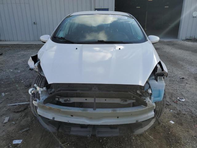 3FADP4BJ6HM171215 - 2017 FORD FIESTA SE WHITE photo 5