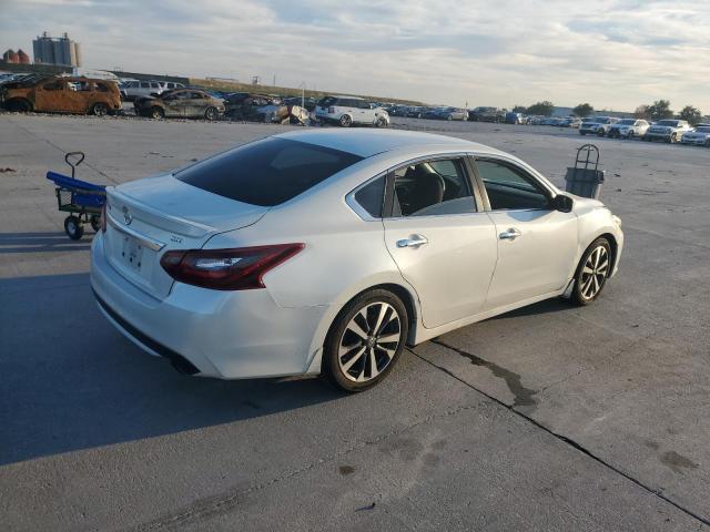 1N4AL3AP9HC499261 - 2017 NISSAN ALTIMA 2.5 WHITE photo 3