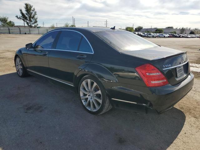 WDDNG7BB6BA396558 - 2011 MERCEDES-BENZ S 550 BLACK photo 2