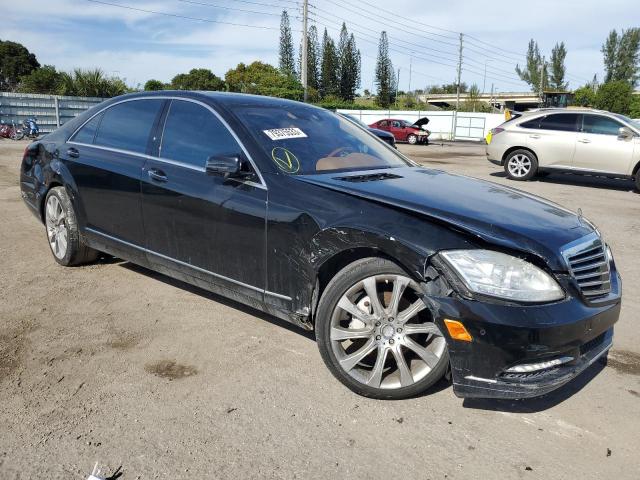 WDDNG7BB6BA396558 - 2011 MERCEDES-BENZ S 550 BLACK photo 4