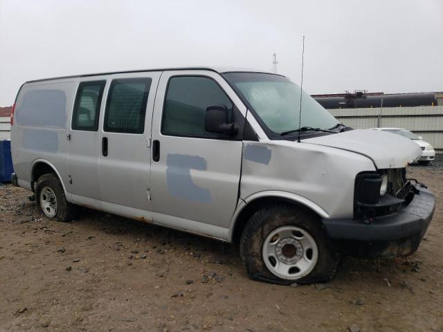 1GCWGFCA7E1189258 - 2014 CHEVROLET EXPRESS G2 GRAY photo 4