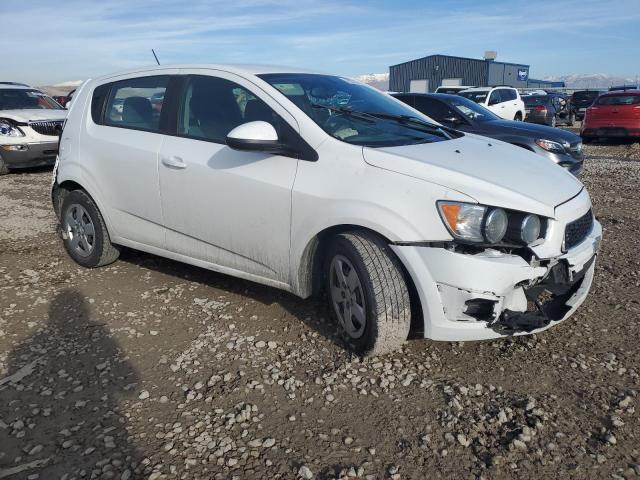 1G1JA6SG2G4148323 - 2016 CHEVROLET SONIC LS WHITE photo 4