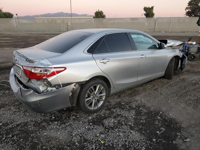 4T1BF1FKXHU388893 - 2017 TOYOTA CAMRY LE SILVER photo 3