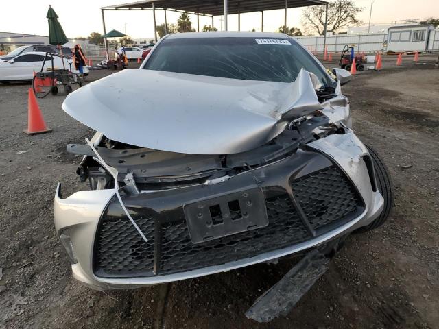 4T1BF1FKXHU388893 - 2017 TOYOTA CAMRY LE SILVER photo 5