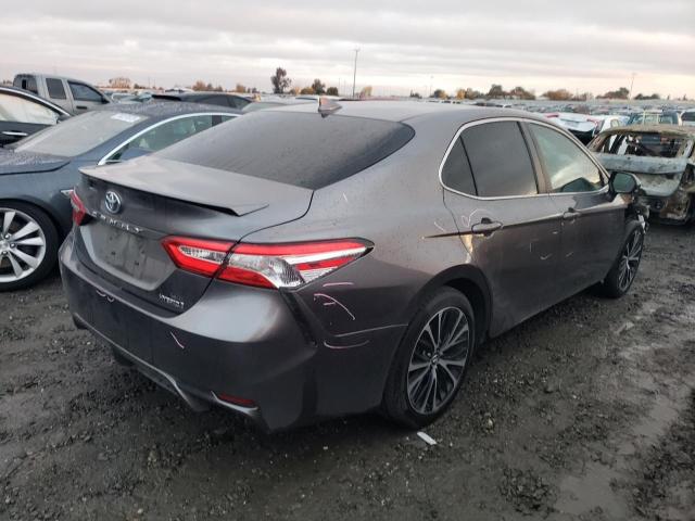 4T1G31AK6LU518246 - 2020 TOYOTA CAMRY SE GRAY photo 3