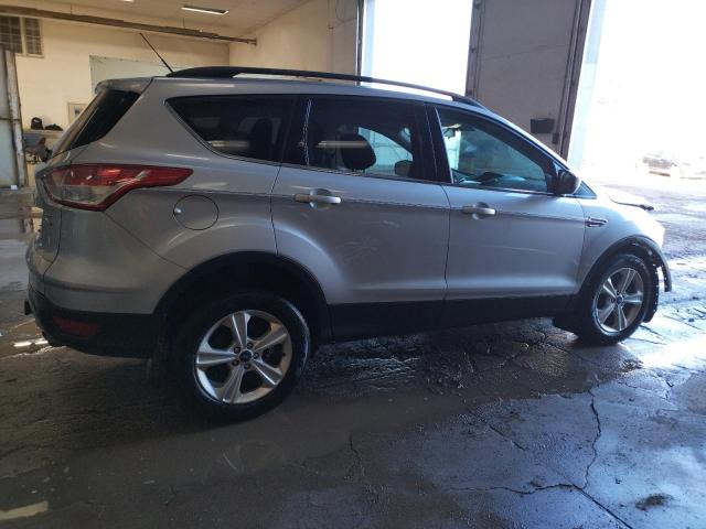 1FMCU9G90GUC15418 - 2016 FORD ESCAPE SE SILVER photo 3