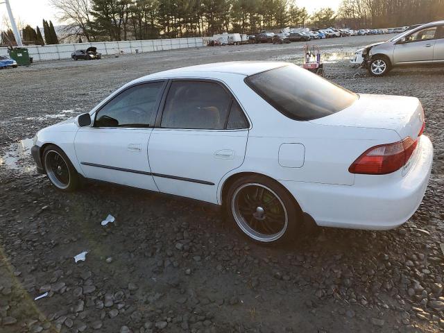 1HGCG6553YA107969 - 2000 HONDA ACCORD LX WHITE photo 2