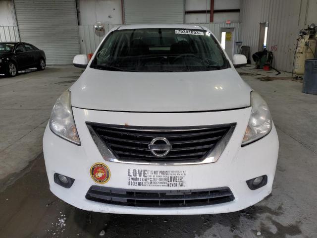 3N1CN7AP6DL831811 - 2013 NISSAN VERSA S WHITE photo 5