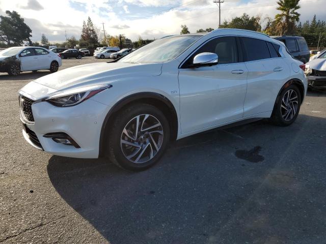 SJKCH5CP8HA031317 - 2017 INFINITI QX30 BASE 白色 照片 1