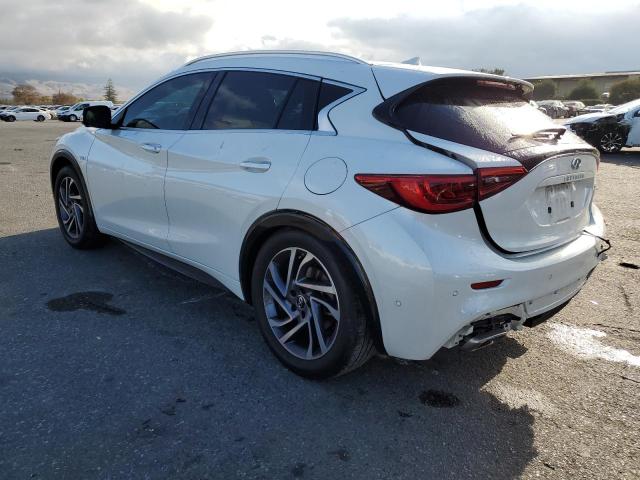 SJKCH5CP8HA031317 - 2017 INFINITI QX30 BASE 白色 照片 2