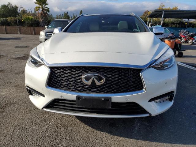 SJKCH5CP8HA031317 - 2017 INFINITI QX30 BASE 白色 照片 5