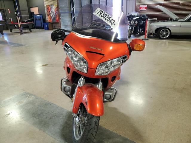 1HFSC47043A200641 - 2003 HONDA GL1800 ORANGE photo 2