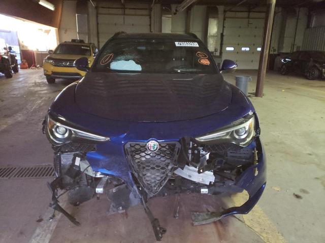 ZASPAKBN2N7D42314 - 2022 ALFA ROMEO STELVIO TI BLUE photo 5