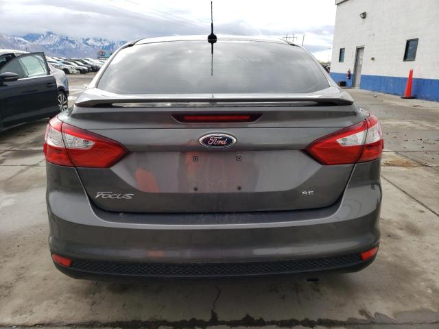 1FAHP3F26CL250697 - 2012 FORD FOCUS SE GRAY photo 6