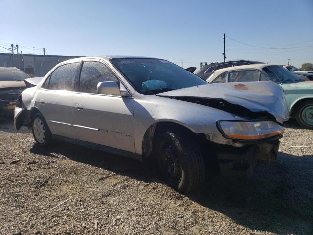 1HGCG66541A110545 - 2001 HONDA ACCORD LX SILVER photo 4