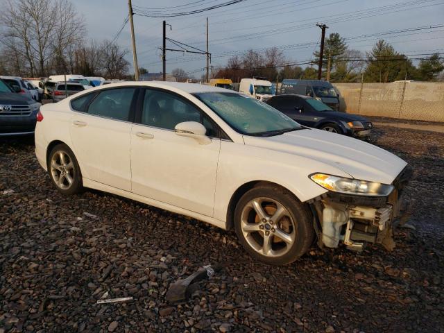 3FA6P0HR2DR374873 - 2013 FORD FUSION SE WHITE photo 4