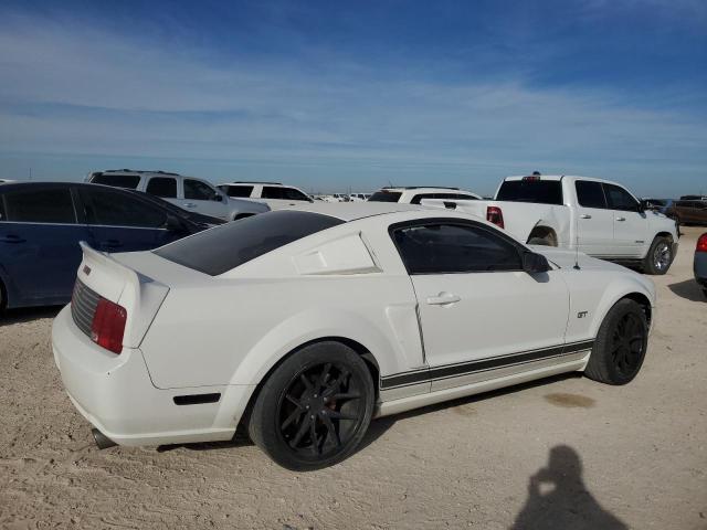 1ZVFT82H675323188 - 2007 FORD MUSTANG GT WHITE photo 3