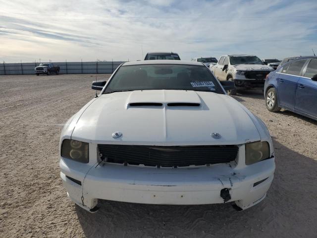 1ZVFT82H675323188 - 2007 FORD MUSTANG GT WHITE photo 5