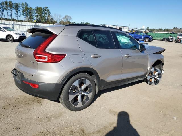 YV4L12UW0P2987716 - 2023 VOLVO XC40 PLUS GOLD photo 3