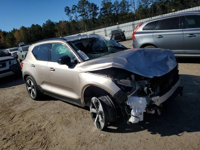 YV4L12UW0P2987716 - 2023 VOLVO XC40 PLUS GOLD photo 4