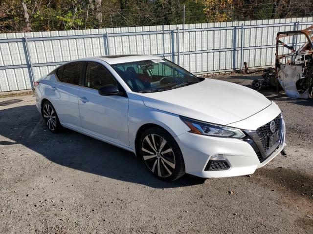 1N4BL4CV6KN319347 - 2019 NISSAN ALTIMA SR WHITE photo 4