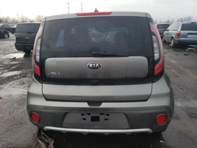 KNDJP3A56H7493214 - 2017 KIA SOUL + GRAY photo 6