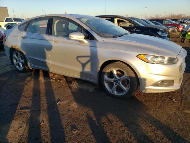 3FA6P0T99FR187821 - 2015 FORD FUSION SE SILVER photo 4