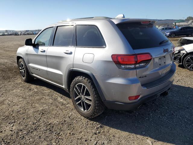 1C4RJFLG6JC327115 - 2018 JEEP GRAND CHER TRAILHAWK GRAY photo 2